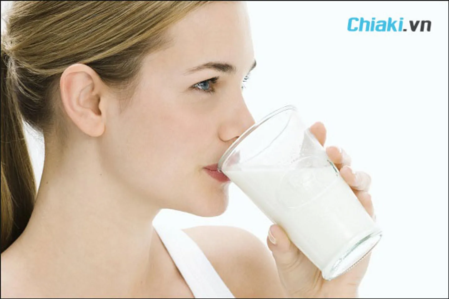 Cách làm sữa đậu nành bằng máy xay sinh tố 22helo88 helloo88