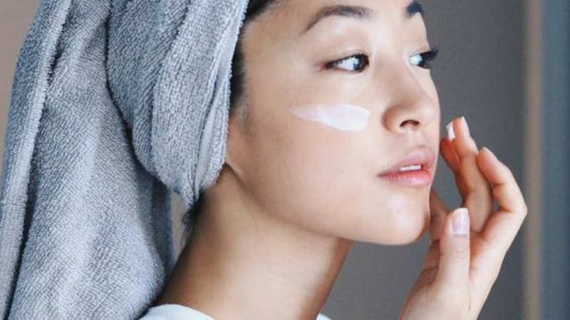 Hyaluronic Acid là gì? Công dụng của HA đối với làn da và helloo88
