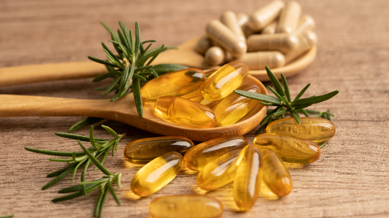 Bôi vitamin E lên mặt có cần rửa lại không?