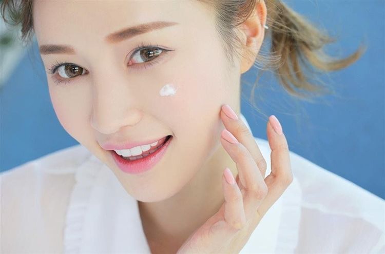 Một bộ chăm sóc da gồm những gì