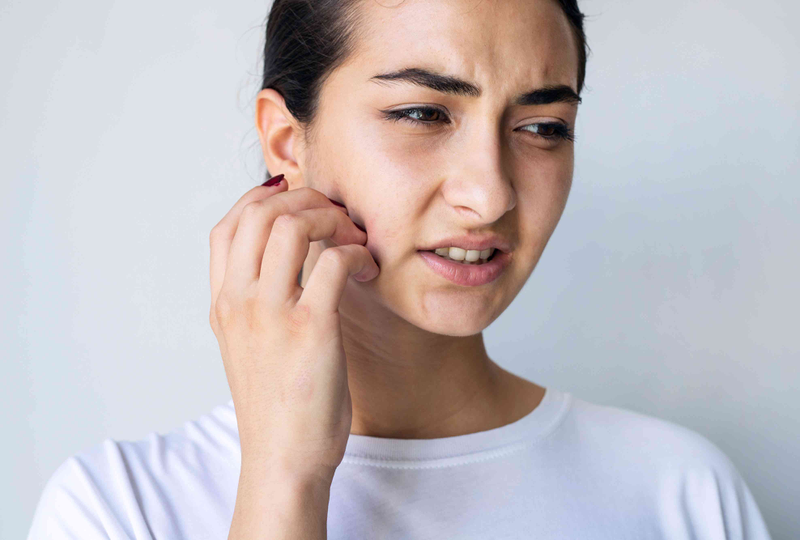 Da mặt bị ngứa: Nguyên nhân và cách khắc phục