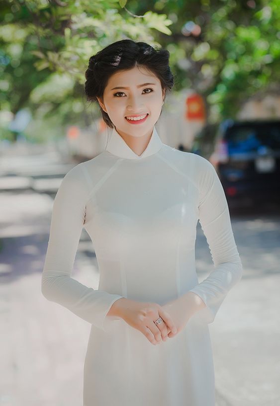 Lưu ý khi chọn mua áo dài màu trắng truyền thống