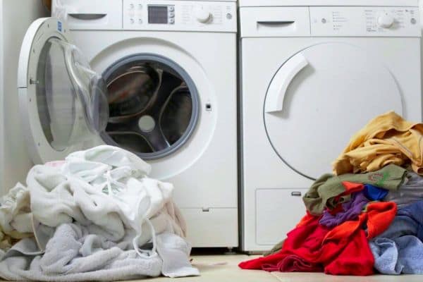 Top 5 cách tẩy quần áo màu bị lem màu khác 22helo88 helloo88