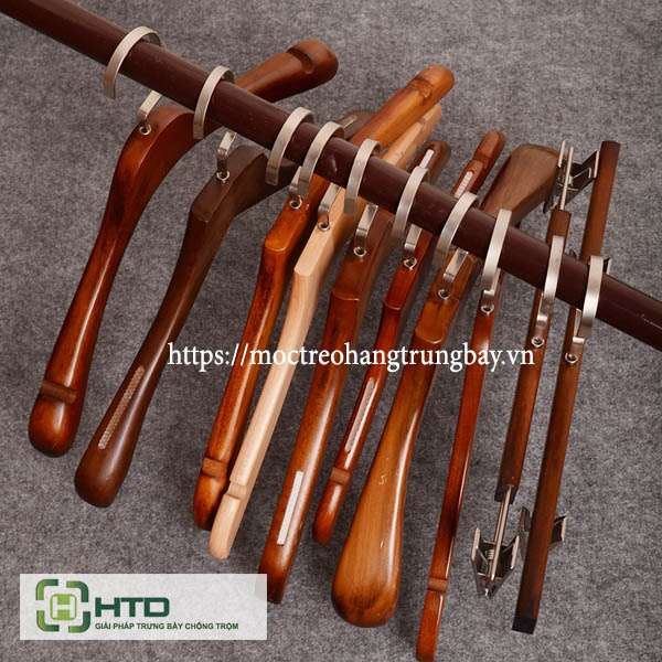 Móc treo quần áo shop thời trang 