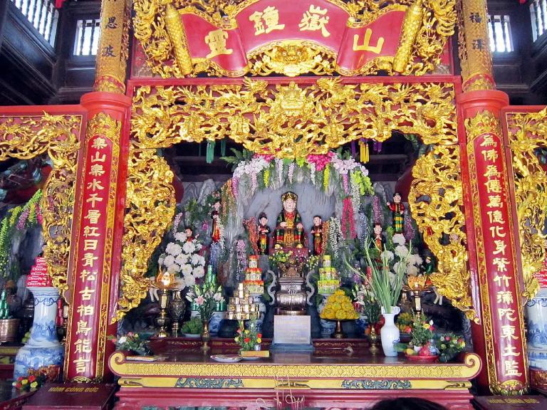 Review phủ Tây Hồ Hà Nội có gì: Lịch sử, Kiến trúc, Cách hành lễ