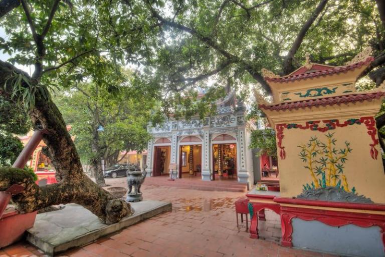 Review phủ Tây Hồ Hà Nội có gì: Lịch sử, Kiến trúc, Cách hành lễ