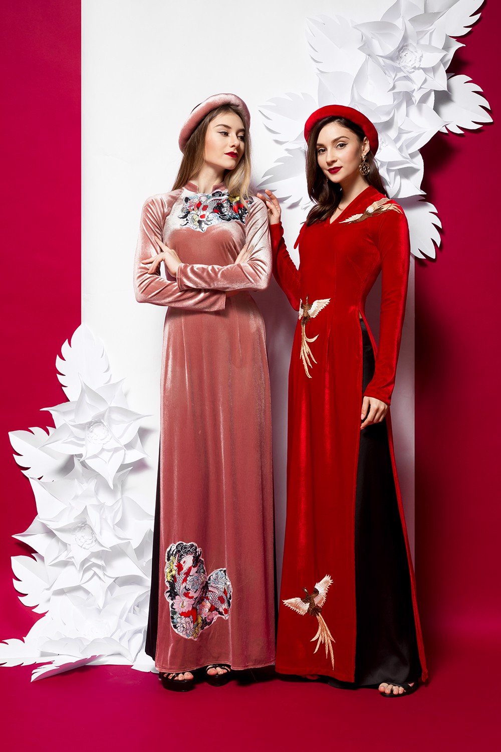 Ưu nhược điểm của áo dài nhung đỏ, 4 mẫu helo88.vina hiện nay