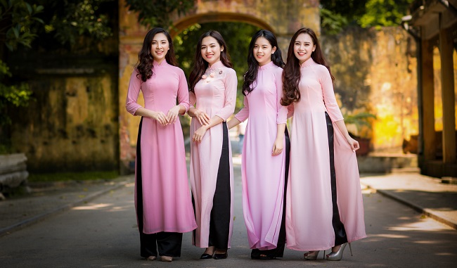 Top 16 bài thuyết minh về chiếc áo dài heloo88 hay nhất