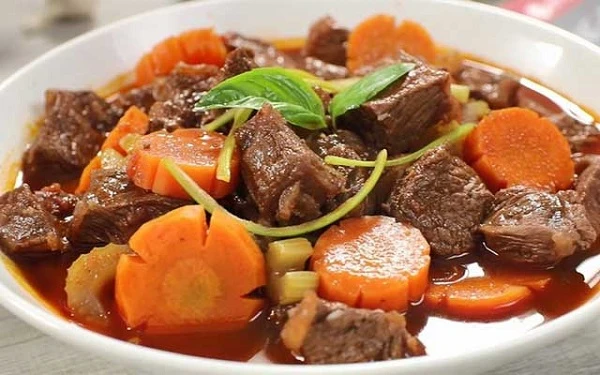 Cách làm thịt bò hầm khoai tây lạ miệng, 22helo88 ăn hoài không ngán