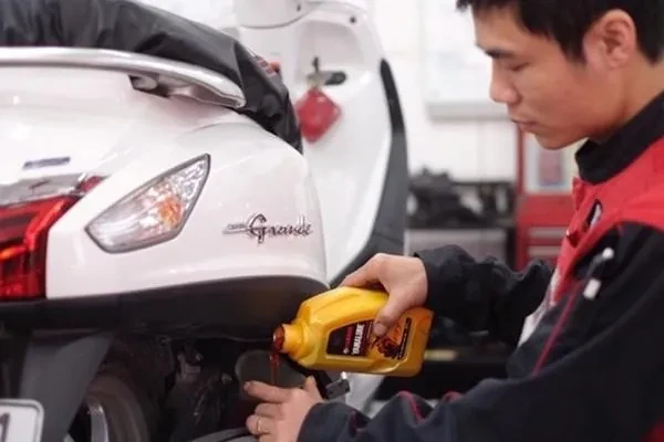 Chọn nhớt helo88 vina.com loại nào tốt và cần lưu ý gì?