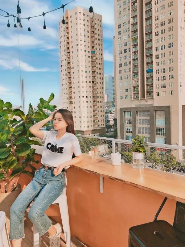 15 Cách tạo dáng chụp ảnh check in sống ảo ở quán cafe 22helo88 & đẹp cho nữ