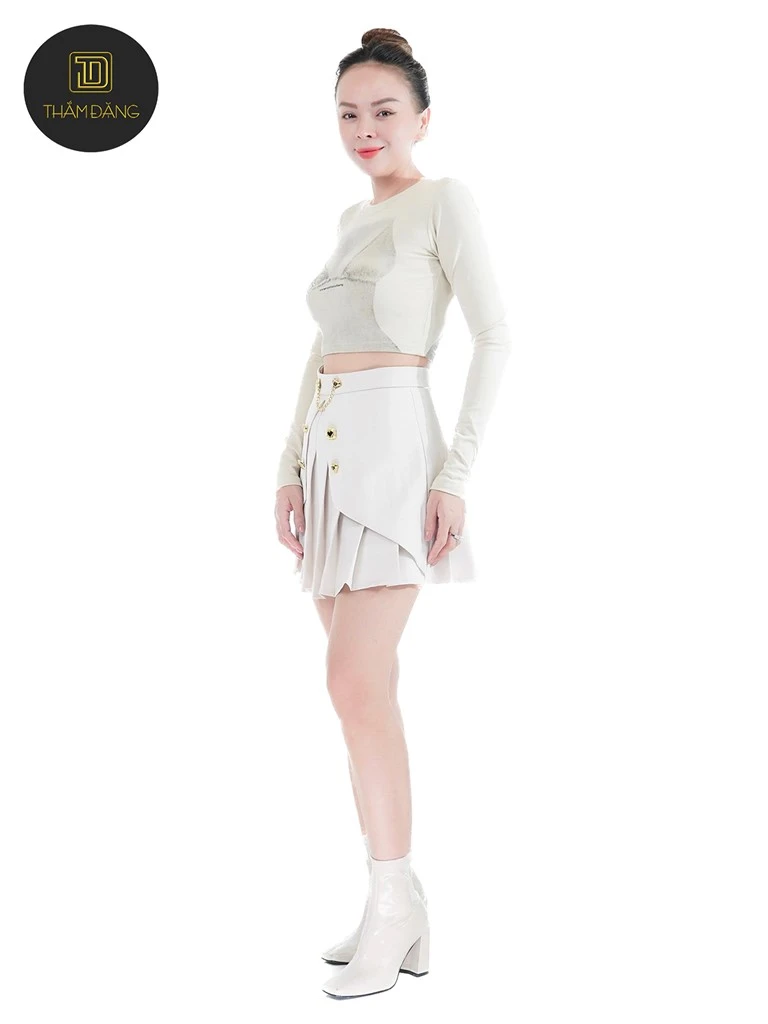 hello8862 com 13 cách phối đồ với áo croptop cho cô nàng tuổi 30