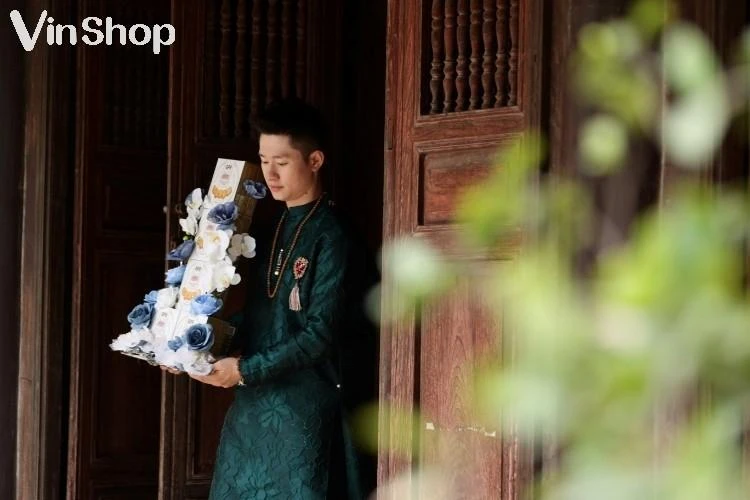 hello8862 com sắm lễ, cầu may đúng cách tại Phủ Tây Hồ