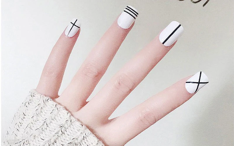 99+ Mẫu móng tay màu trắng đẹp, hot nhất hiện nay