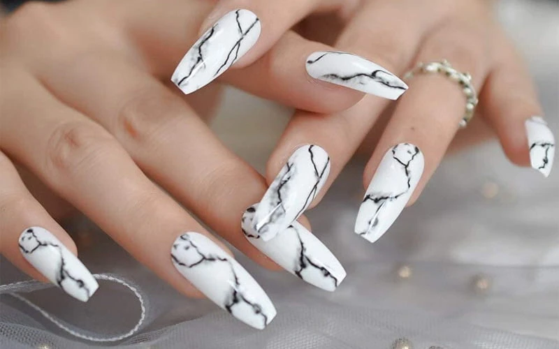 99+ Mẫu móng tay màu trắng đẹp, hot nhất hiện nay