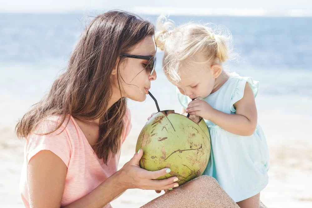 Trẻ bị tay chân miệng nên ăn gì và kiêng ăn gì để mau khỏi bệnh?