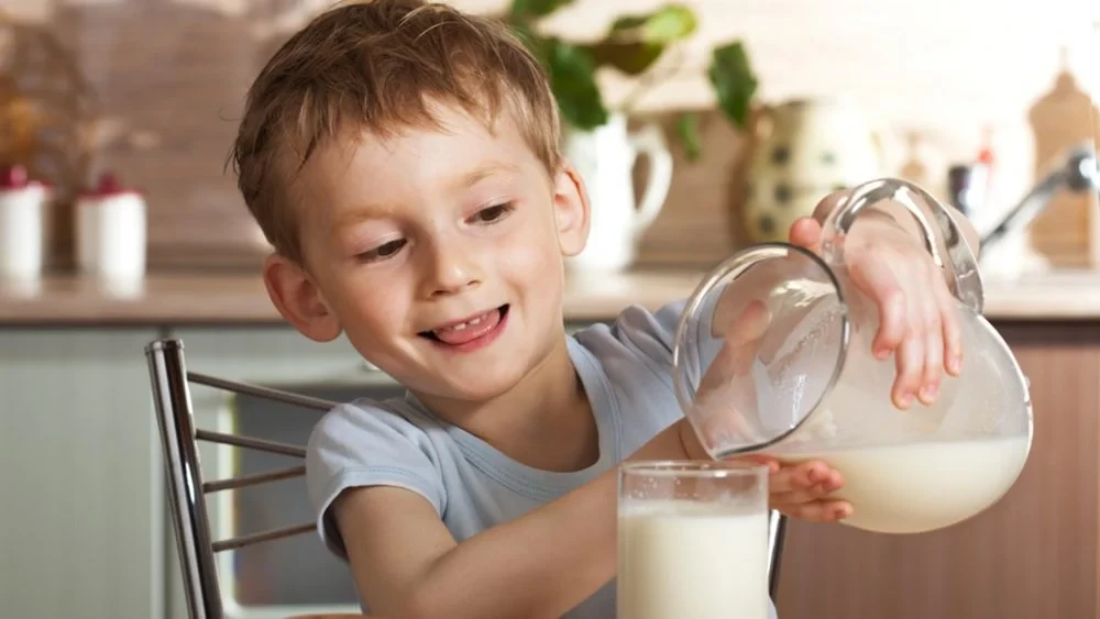 Trẻ bị tay chân miệng nên ăn gì và kiêng ăn gì để mau khỏi bệnh?