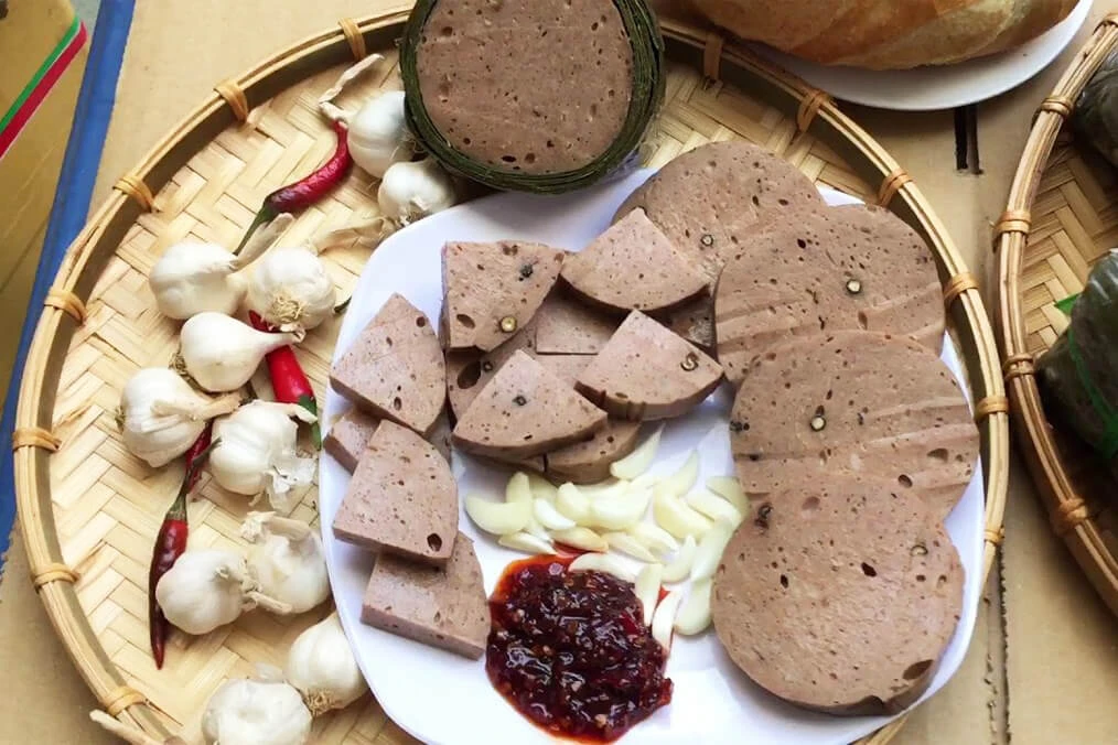 Khám Phá Chợ Bà Hoa: Nơi Giao Thoa helloo88 và Nghệ Thuật