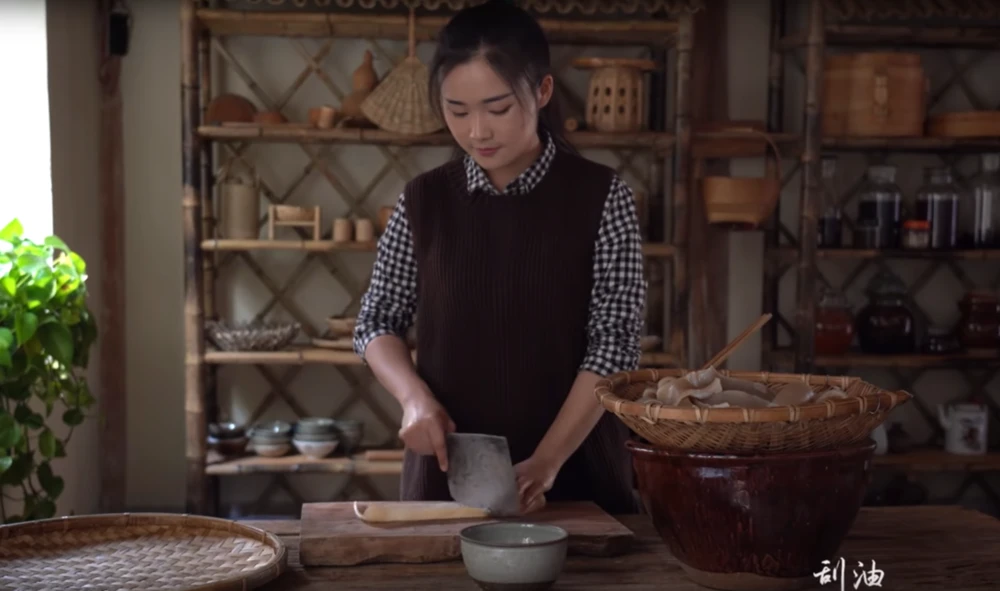 Từ sĩ quan cảnh sát tới vlogger du lịch nổi tiếng