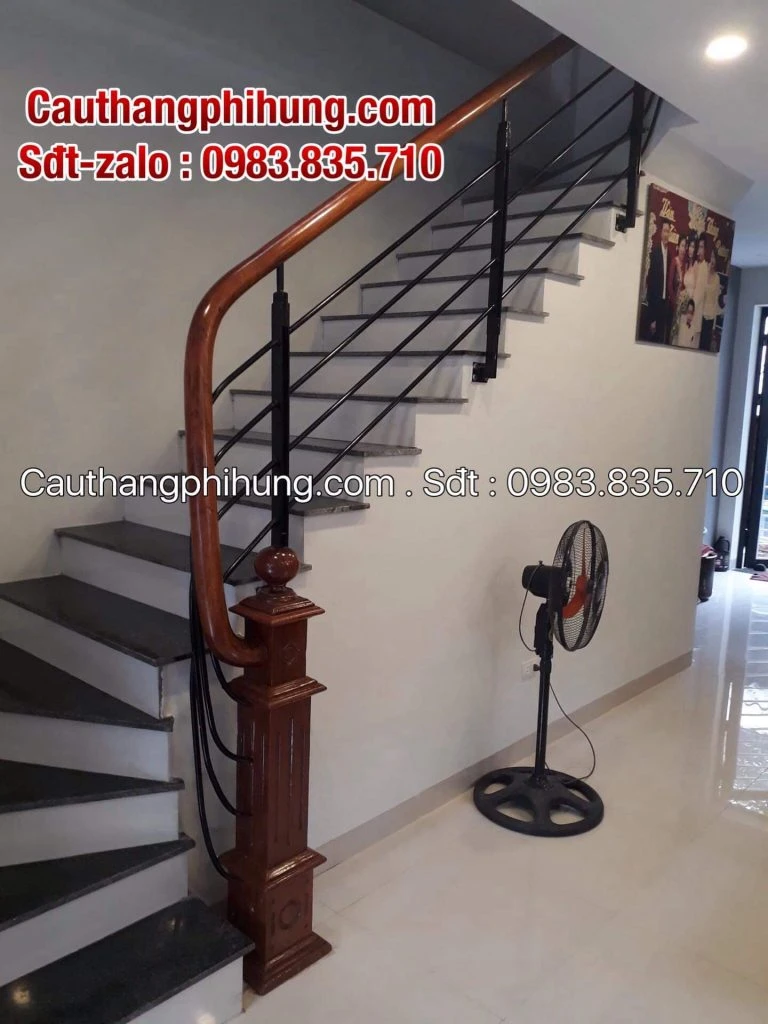 Tổng Hợp Các Mẫu Lan Can Cầu Thang Sắt Tay Gỗ Đẹp Tại Hà Nội