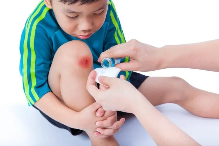 7 cách cầm máu nhanh helloo88 khi bị thương