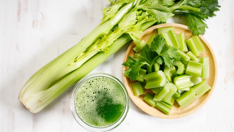 Nước ép cần tây có tác dụng gì? Sử dụng 33hello88 nước ép cần tây mỗi ngày là hợp lý?