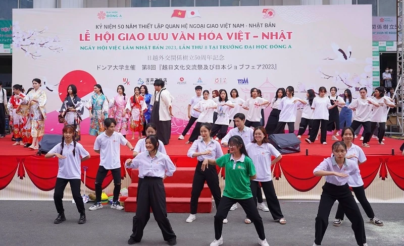 Toàn cầu hóa là gì? Tác động của toàn cầu hóa đối với heloo88