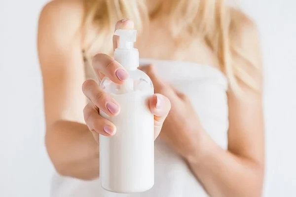 5 loại sữa tắm tẩy tế bào chết trắng da được helo88.vina hiện nay