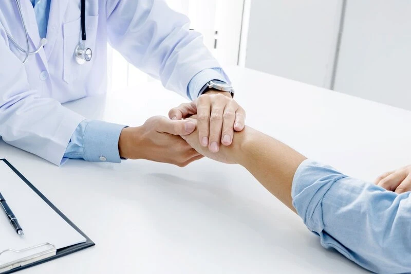 Nguyên nhân điển hình dẫn tới tình trạng đau khớp ngón tay cái