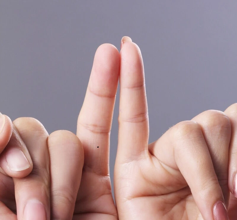 6hello88: Ý nghĩa nốt ruồi ở ngón tay út của Phụ nữ và Đàn ông