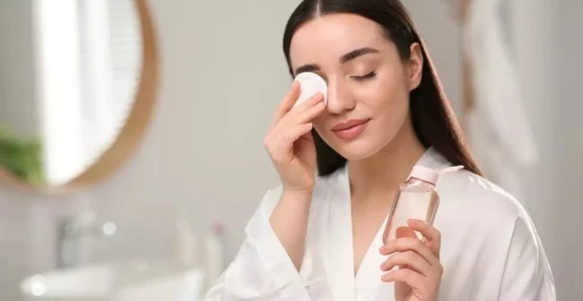hello8862 com cách dùng nước tẩy trang đúng chuẩn, an toàn cho da