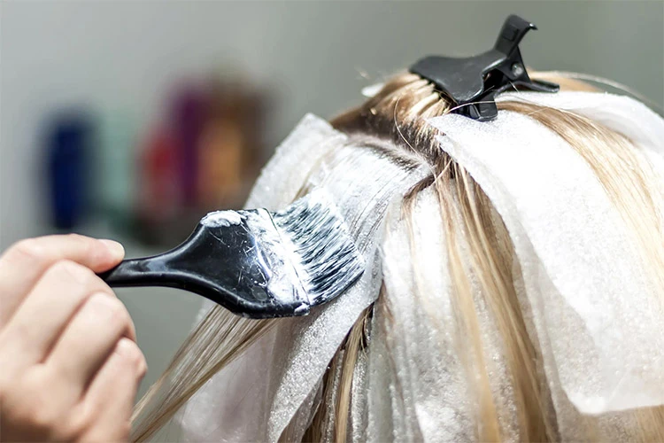 Tẩy tóc giá 33hello88? - tham khảo các Hair salon uy tín