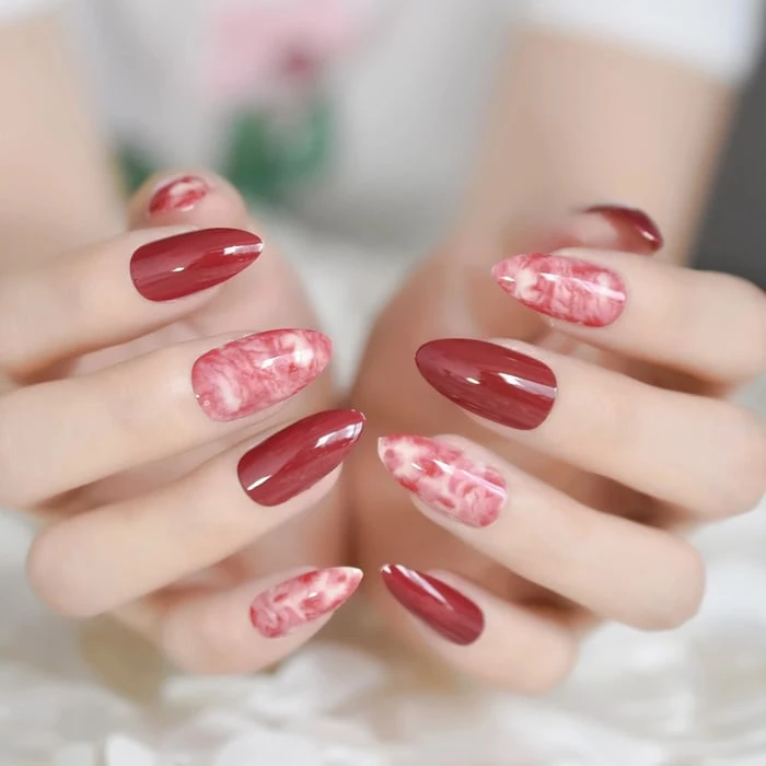 7 Phong Cách Làm Móng Tay Giả Tại Nhà - Đẹp và Đơn Giản