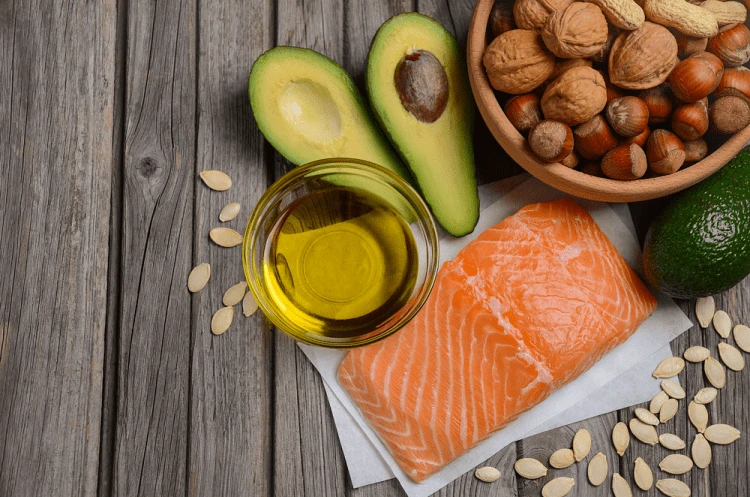 Bị run tay chân nên ăn gì? 4 bí quyết ăn uống bạn cần ghi nhớ