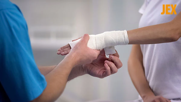 Trật khớp cổ tay: Nguyên nhân, dấu hiệu và cách chữa trị helloo88