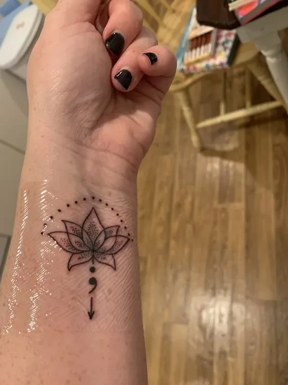 150 hình xăm hoa sen mini vừa 22helo88 mà đẹp và ý nghĩa - Genztattoo