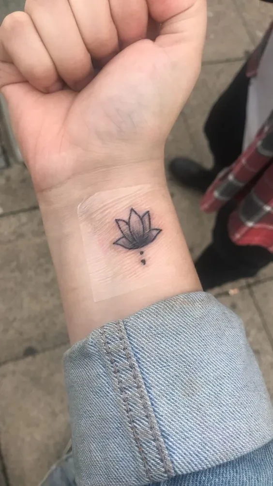 150 hình xăm hoa sen mini vừa 22helo88 mà đẹp và ý nghĩa - Genztattoo