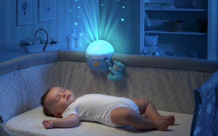 Trẻ sơ sinh bị giật chân tay khi ngủ do đâu?