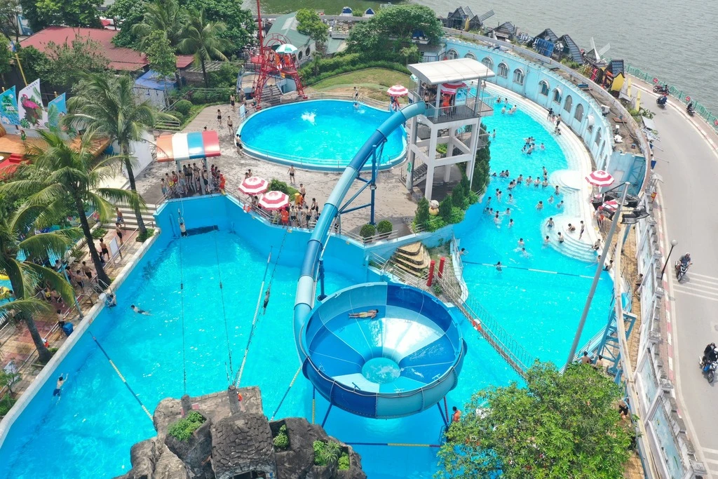 Review Công viên nước Hồ Tây: Cập nhật Giá vé và Các trò chơi 6hello88