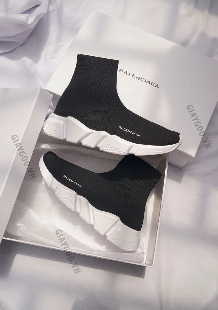 Giày Balenciaga đen trắng Speed Trainer