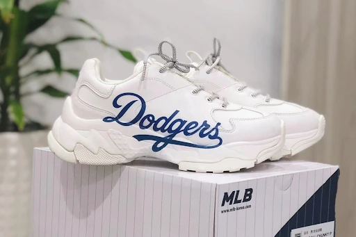 Top 20 thương hiệu giày Sneaker được helo88.vina nhất hiện nay