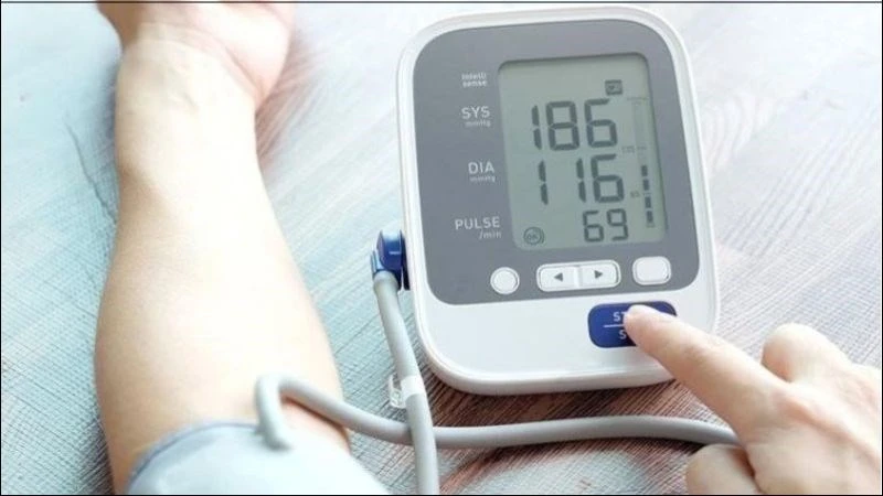 Trà hoa hòe có tác dụng gì? 10 công dụng của hoa hòe với helloo88