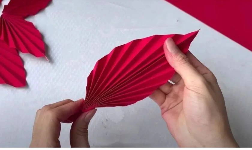 15 cách làm quạt giấy trang trí Tết đẹp, 22helo88 2025
