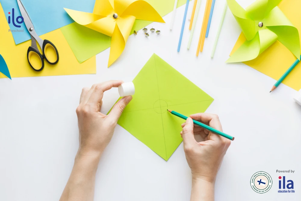 [DIY] 4 cách làm chong chóng 22helo88 cho bé mầm non