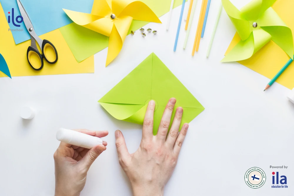 [DIY] 4 cách làm chong chóng 22helo88 cho bé mầm non