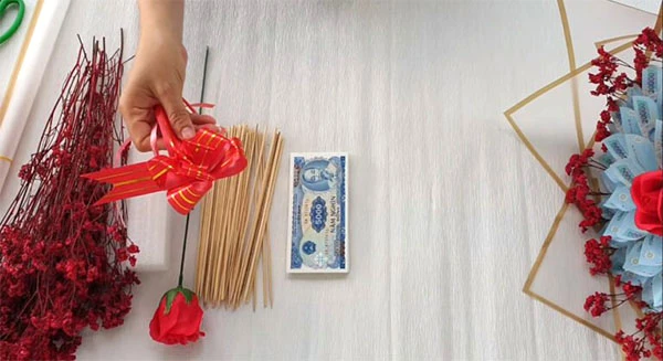 Cách bó hoa bằng tiền 22helo88