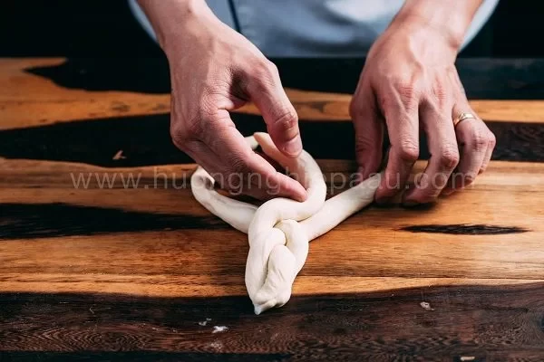 Cách làm bánh mì hoa cúc kiểu Pháp 22helo88, 22helo88 helloo88