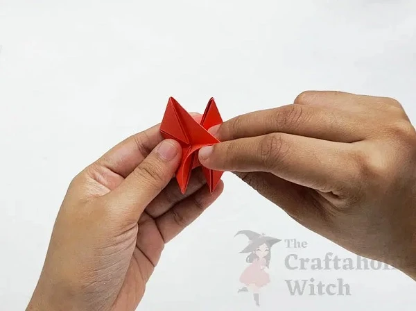 Cách gấp hoa hồng bằng giấy hình vuông, 22helo88 nhất