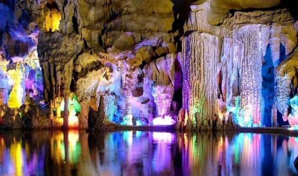 Hòa bình có gì hay mà ai đi cũng không nỡ về ?