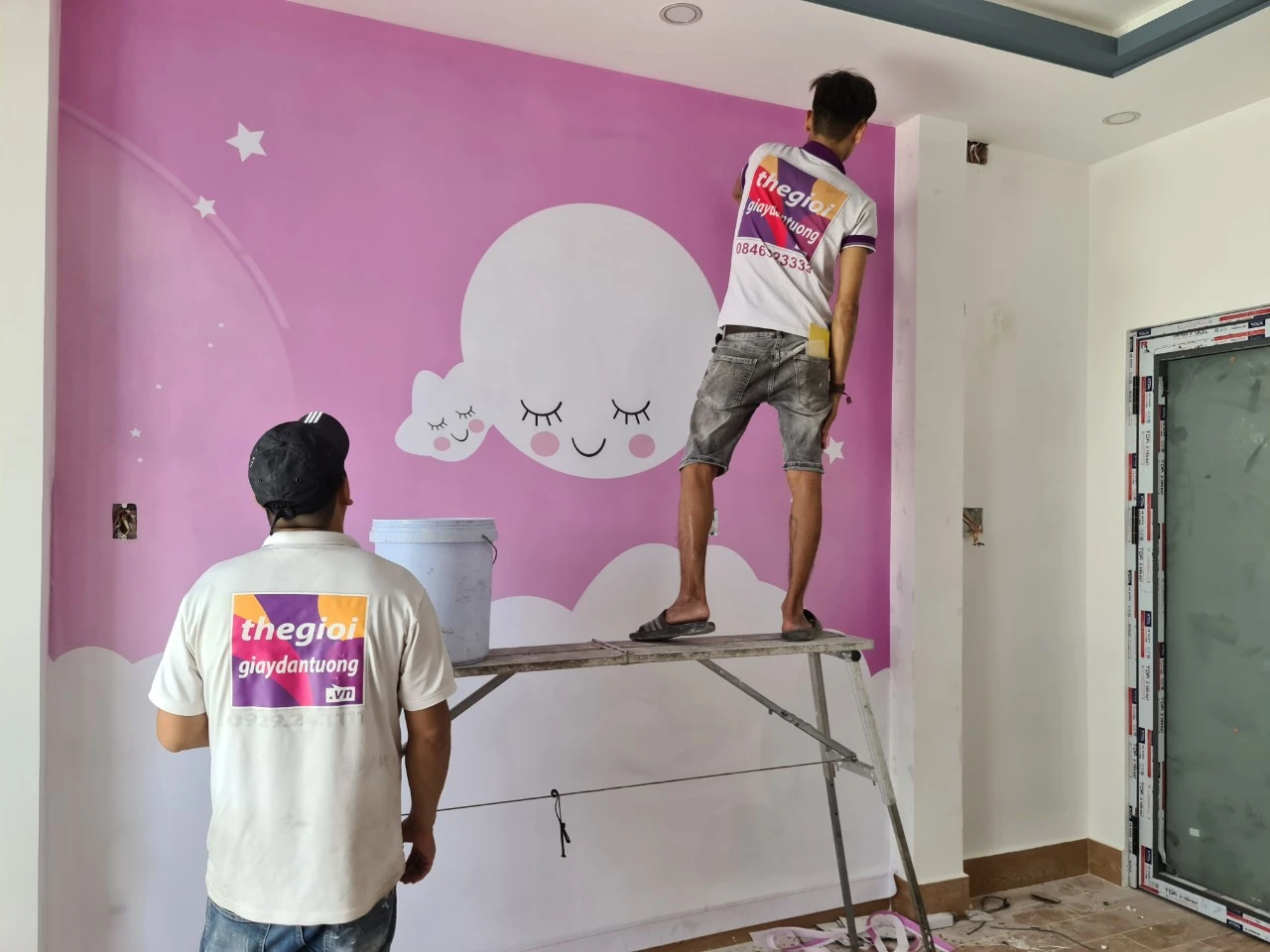 Quy trình thi công giấy dán tường 22helo88 nhất